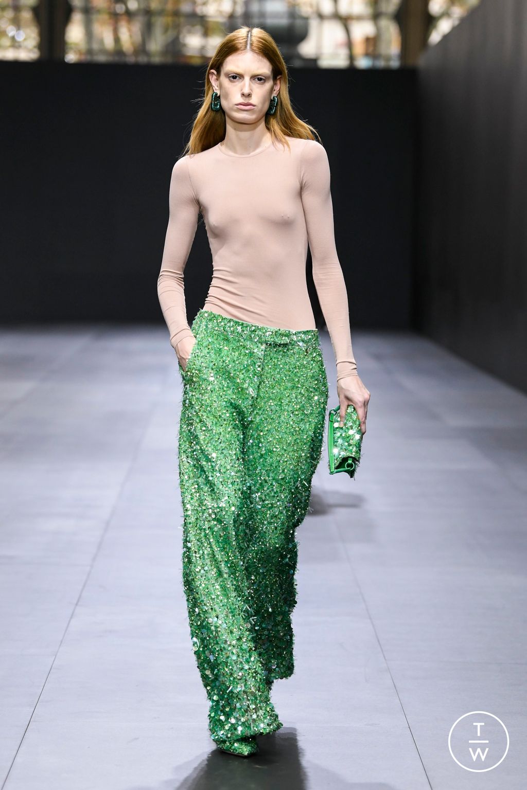 Fashion Week Paris Spring/Summer 2023 look 45 from the Valentino collection 女装