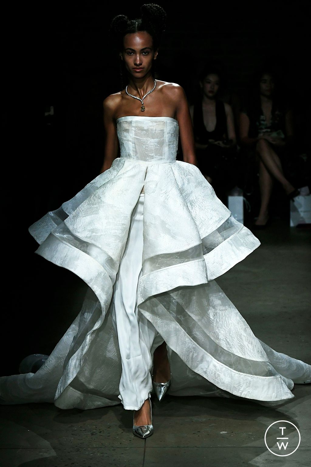 Fashion Week New York Spring/Summer 2025 look 26 from the Bach Mai collection 女装
