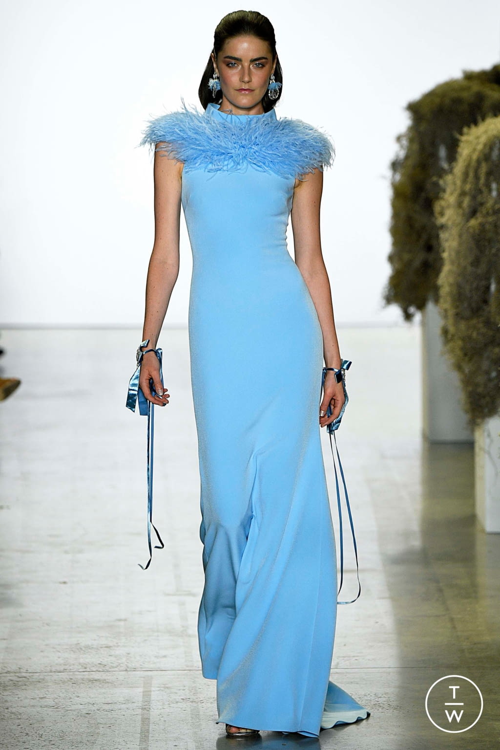 Fashion Week New York Spring/Summer 2019 look 8 from the Badgley Mischka collection womenswear