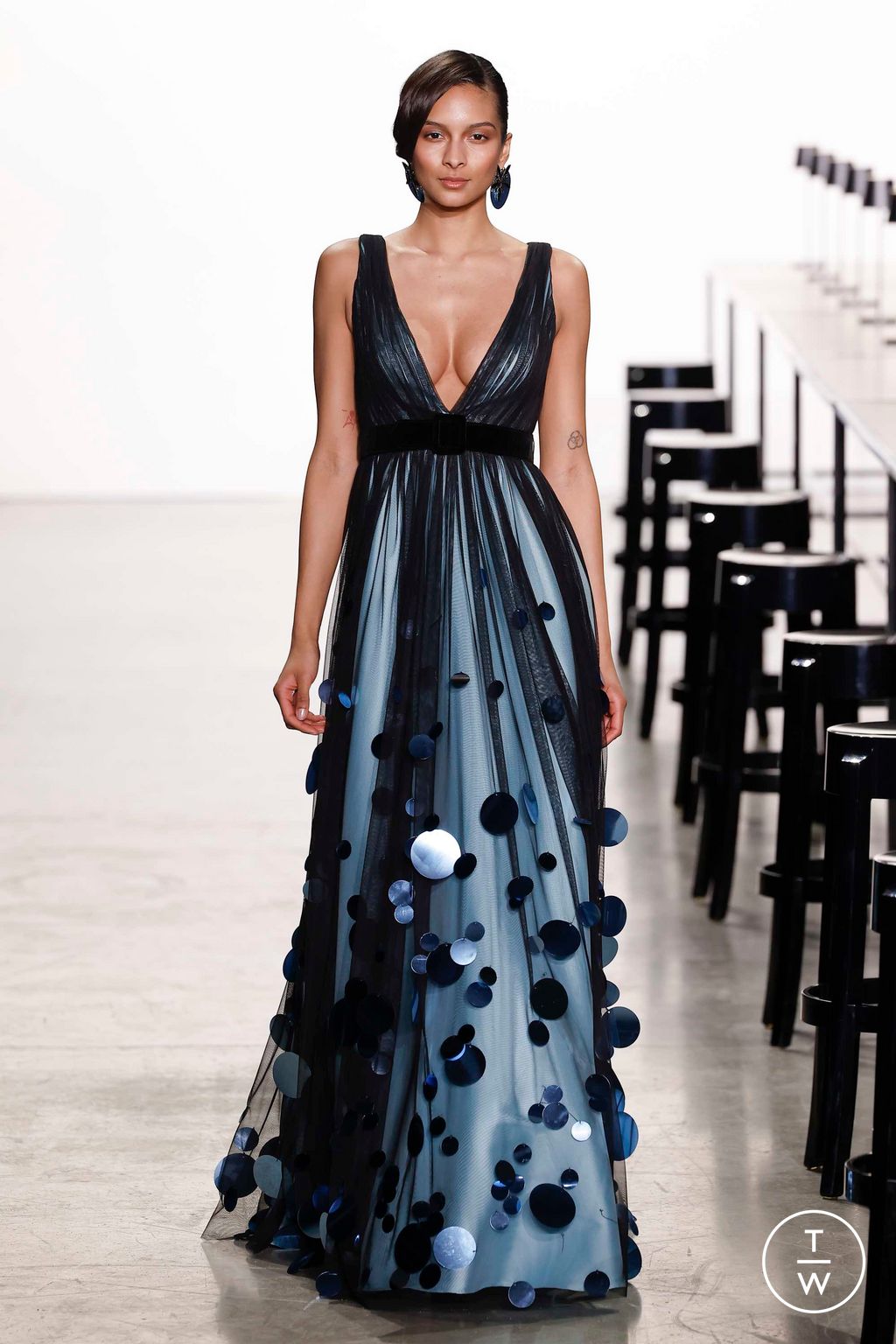 Fashion Week New York Fall/Winter 2023 look 7 from the Badgley Mischka collection womenswear