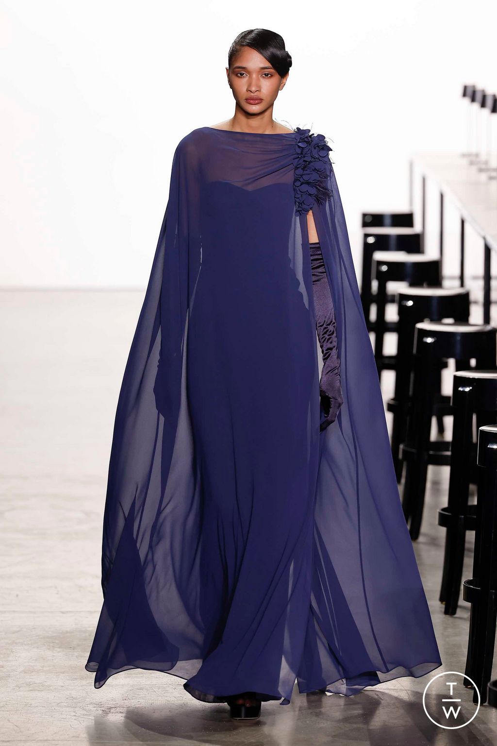 Fashion Week New York Fall/Winter 2023 look 11 from the Badgley Mischka collection womenswear