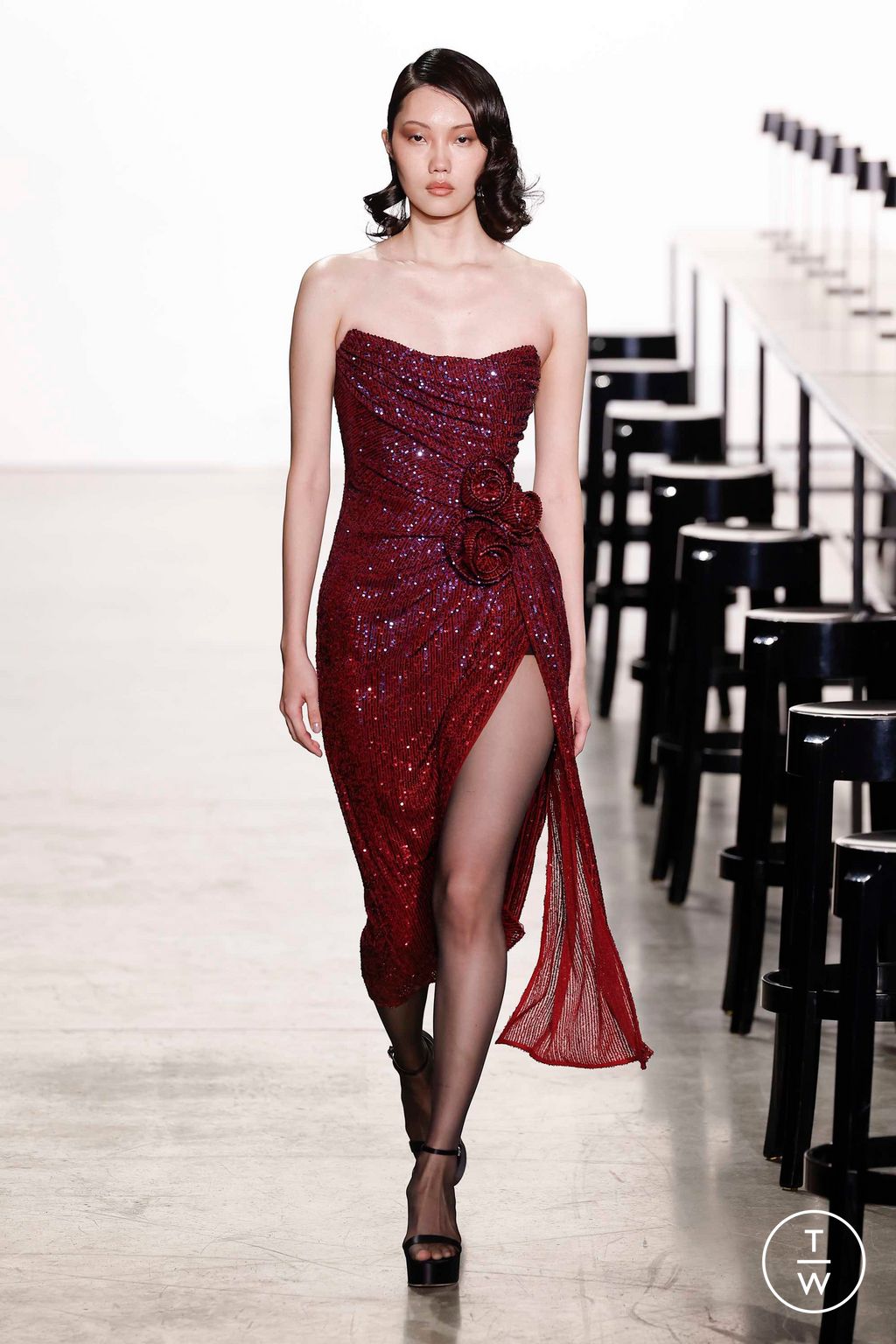 Fashion Week New York Fall/Winter 2023 look 13 from the Badgley Mischka collection womenswear
