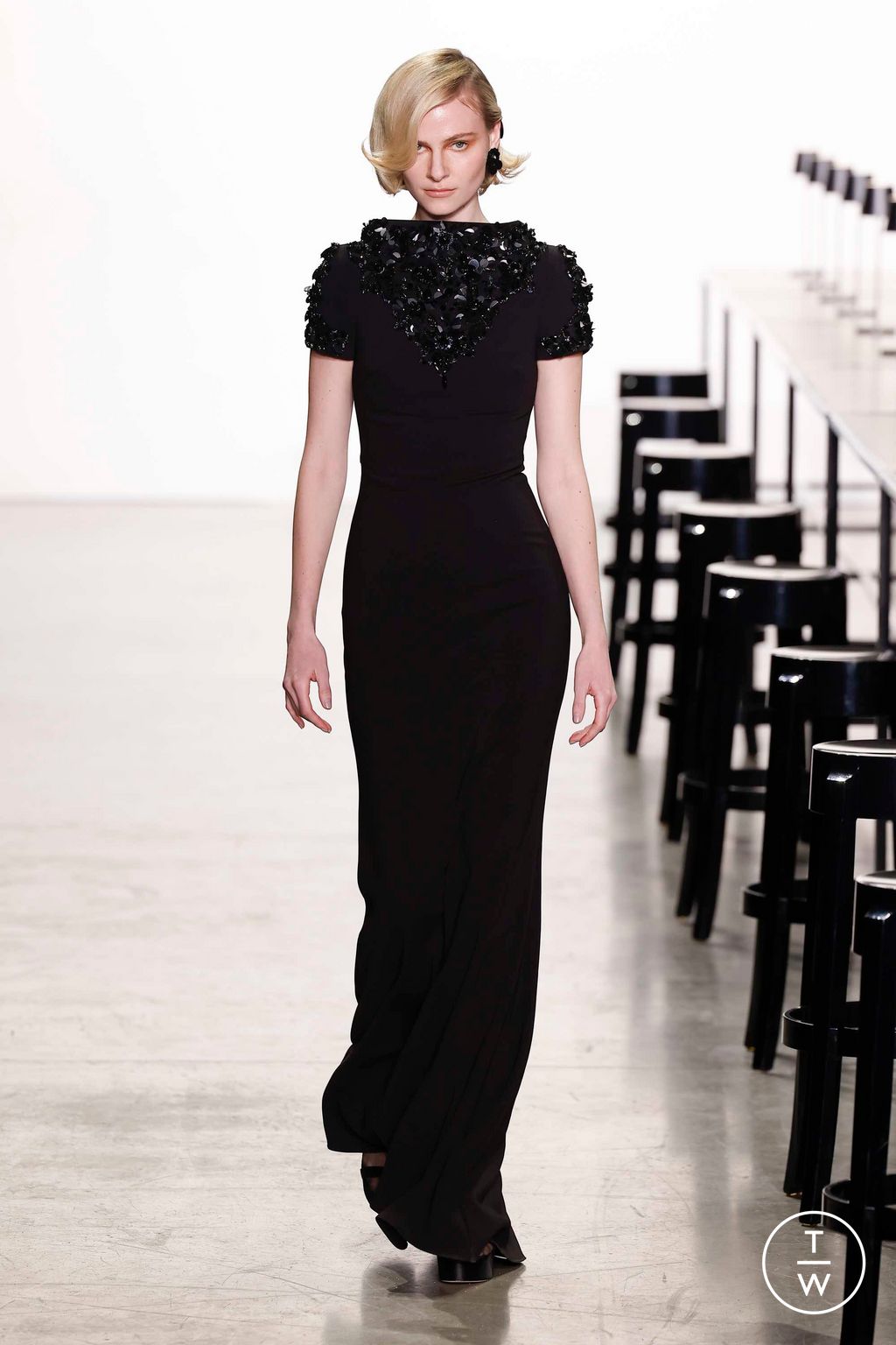 Fashion Week New York Fall/Winter 2023 look 22 de la collection Badgley Mischka womenswear