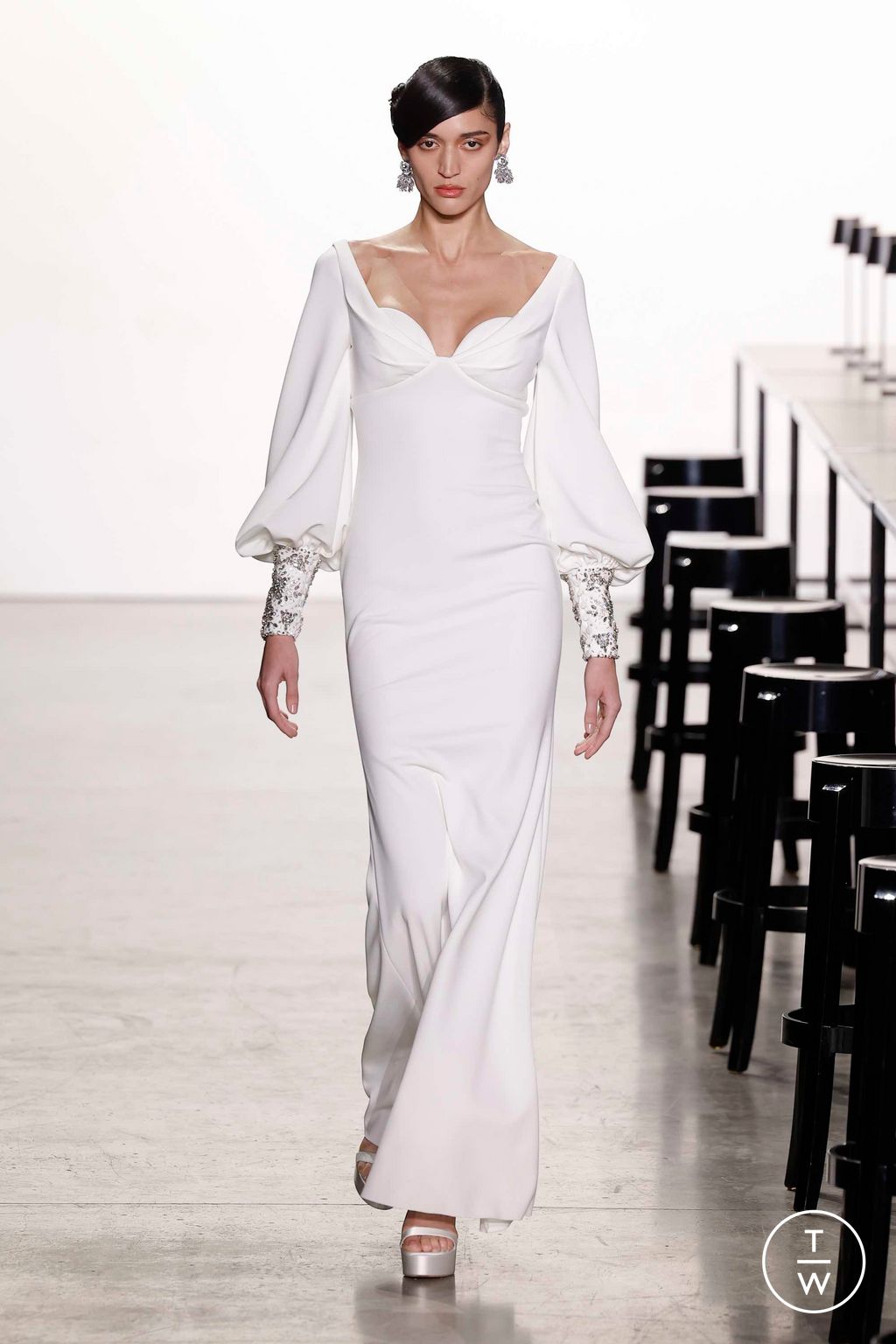 Fashion Week New York Fall/Winter 2023 look 26 from the Badgley Mischka collection womenswear