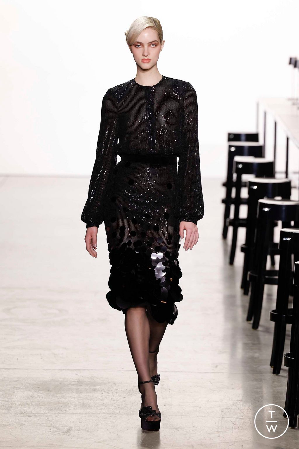 Fashion Week New York Fall/Winter 2023 look 27 from the Badgley Mischka collection womenswear