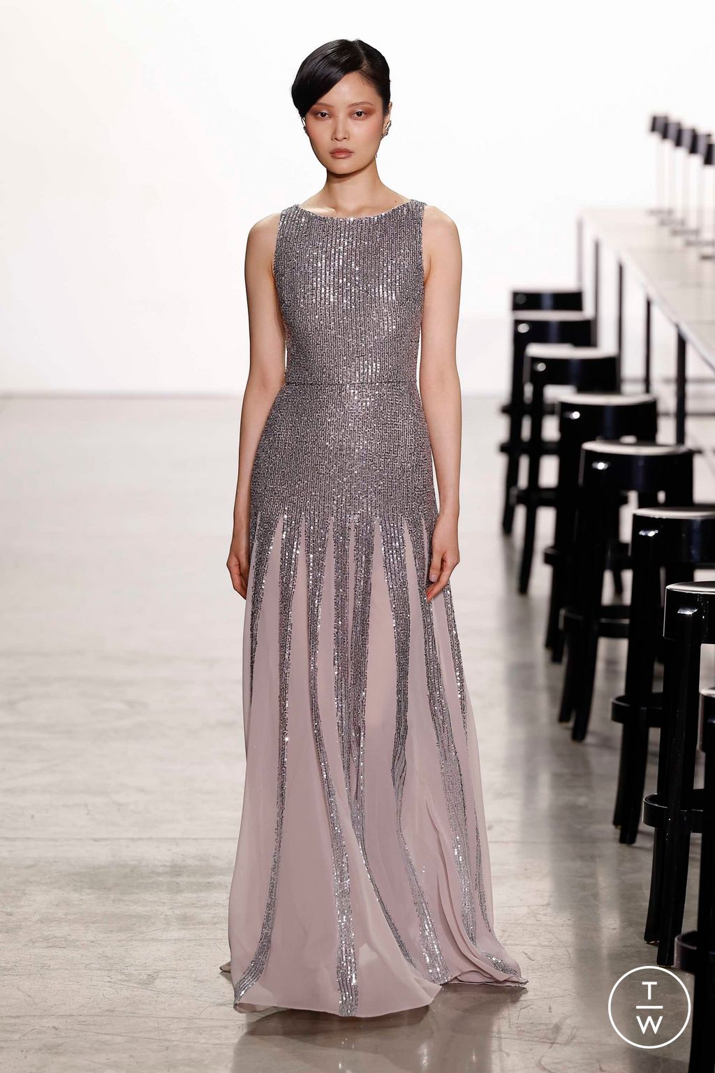 Fashion Week New York Fall/Winter 2023 look 32 from the Badgley Mischka collection womenswear