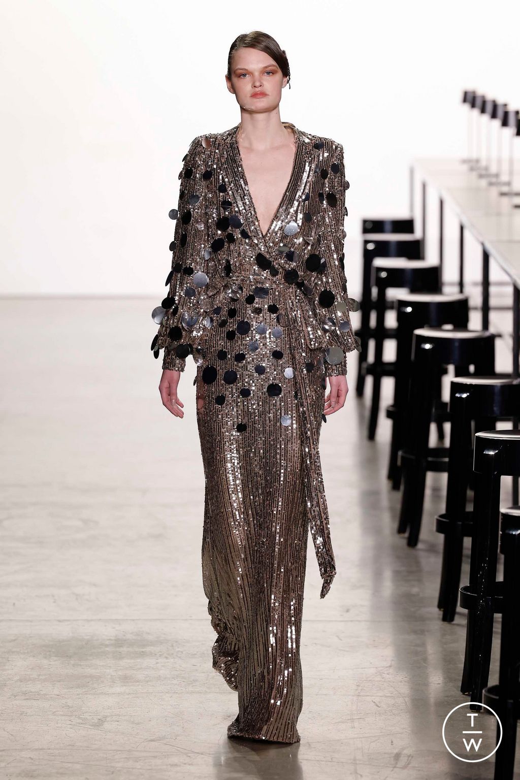 Fashion Week New York Fall/Winter 2023 look 35 from the Badgley Mischka collection 女装