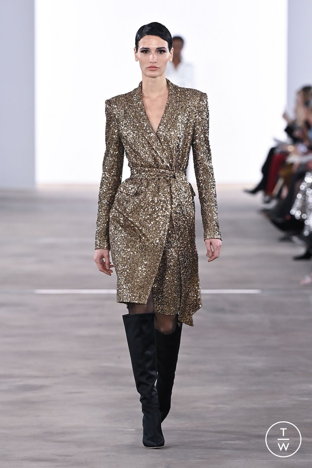 Fashion Week New York Fall/Winter 2024 look 8 from the Badgley Mischka collection 女装