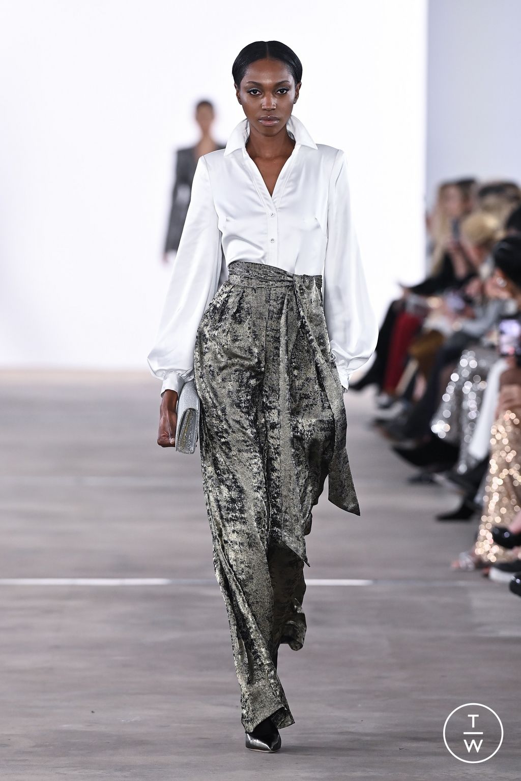 Fashion Week New York Fall/Winter 2024 look 9 from the Badgley Mischka collection womenswear