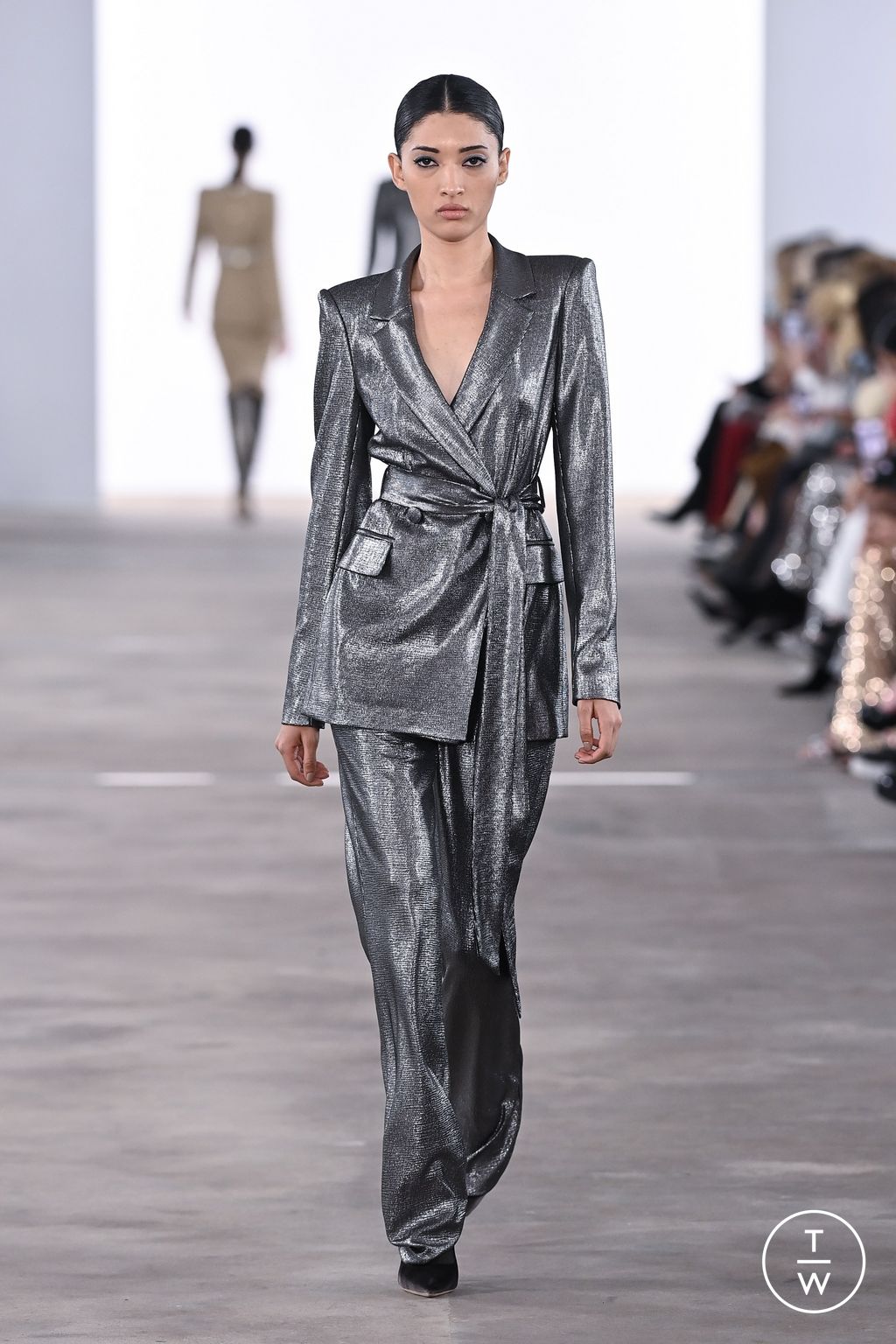 Fashion Week New York Fall/Winter 2024 look 10 from the Badgley Mischka collection womenswear