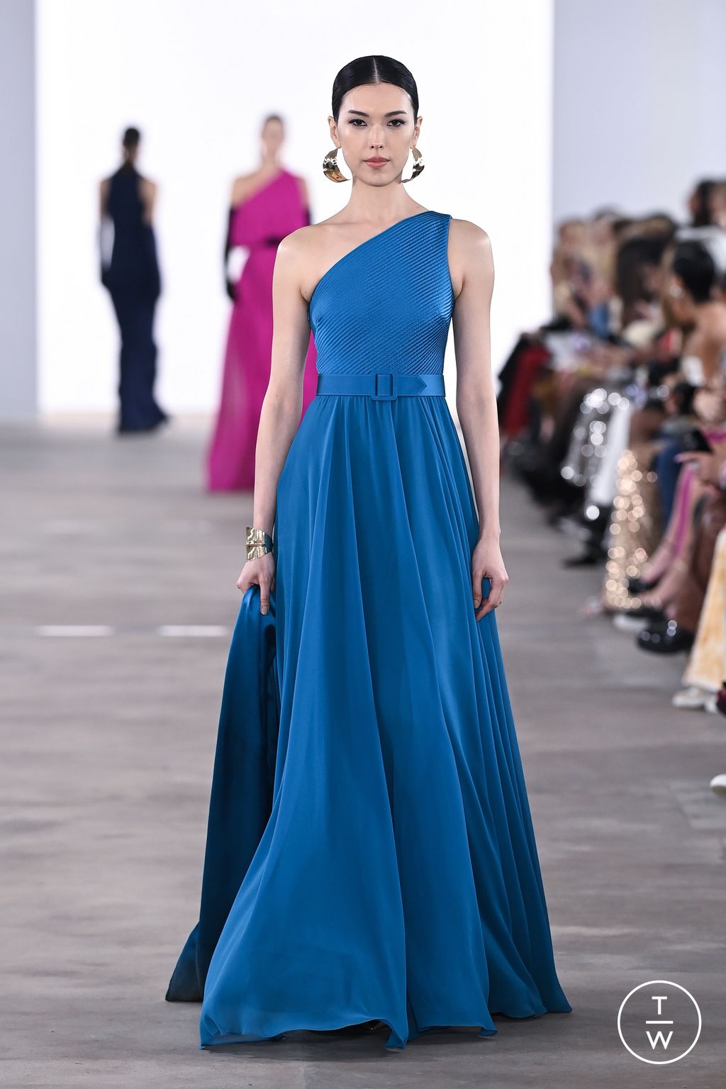 Fashion Week New York Fall/Winter 2024 look 22 from the Badgley Mischka collection womenswear