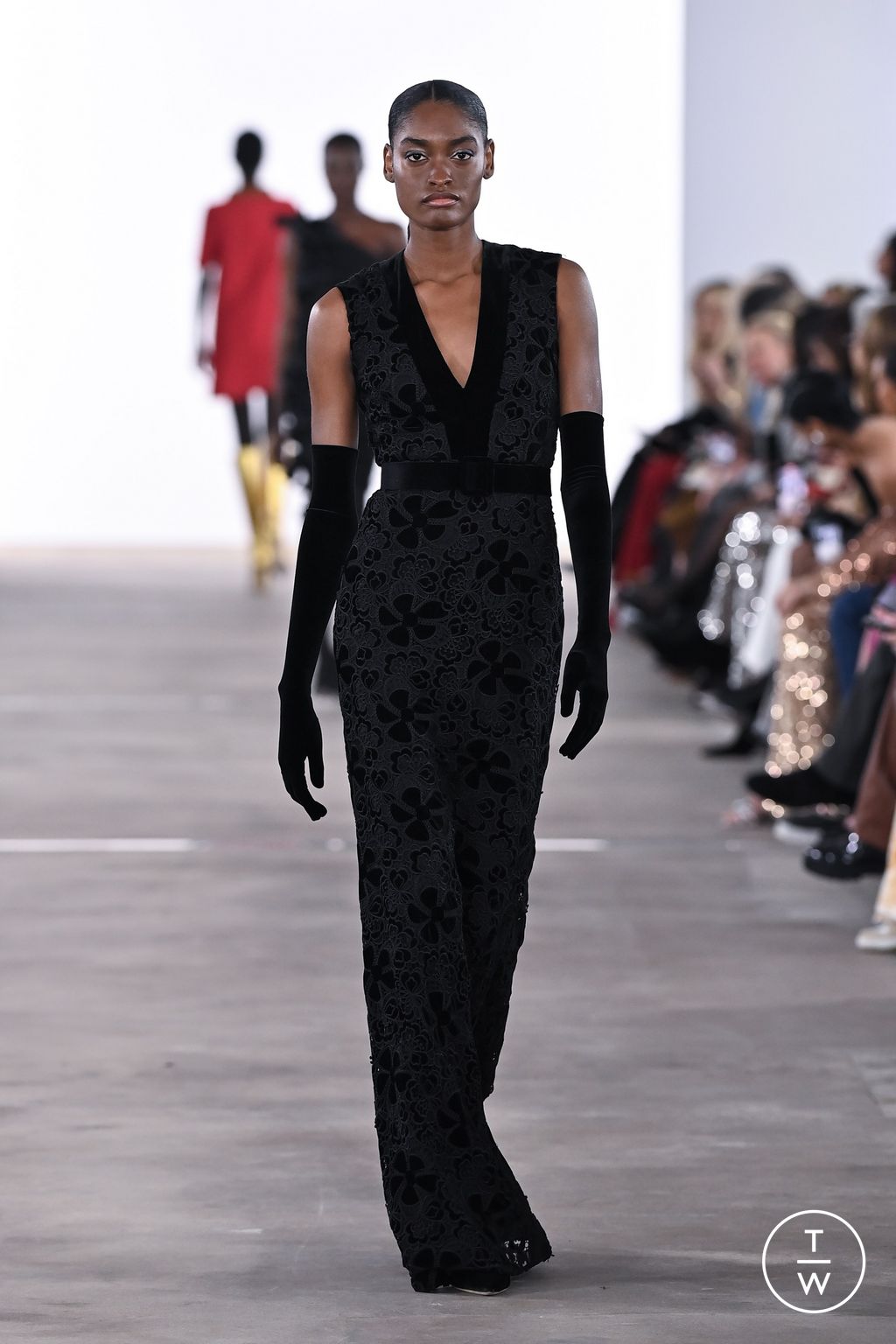 Fashion Week New York Fall/Winter 2024 look 31 from the Badgley Mischka collection womenswear