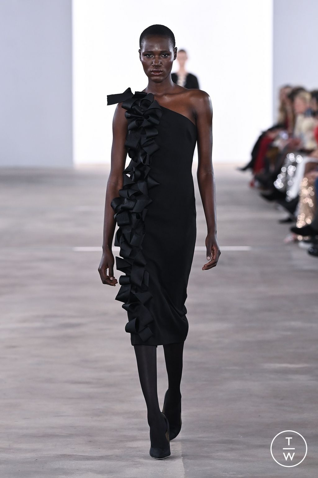 Fashion Week New York Fall/Winter 2024 look 32 from the Badgley Mischka collection womenswear
