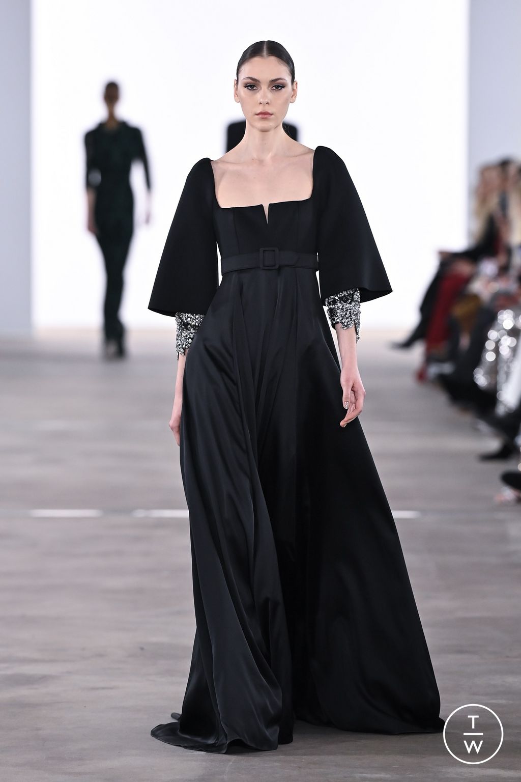 Fashion Week New York Fall/Winter 2024 look 34 from the Badgley Mischka collection womenswear