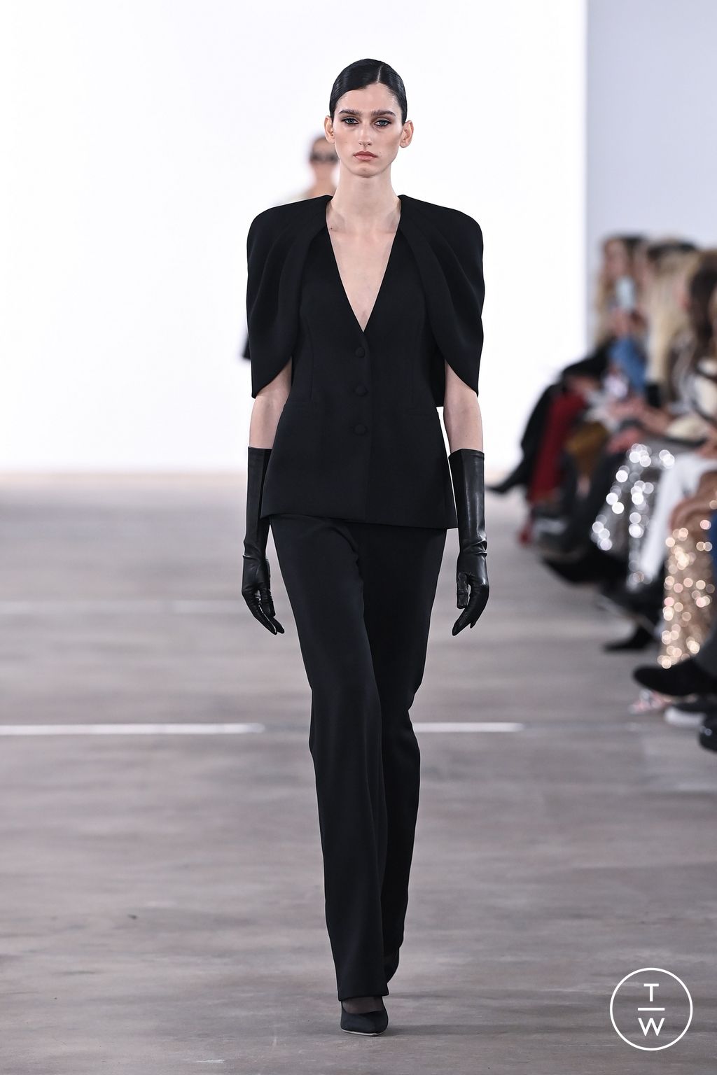 Fashion Week New York Fall/Winter 2024 look 35 from the Badgley Mischka collection womenswear