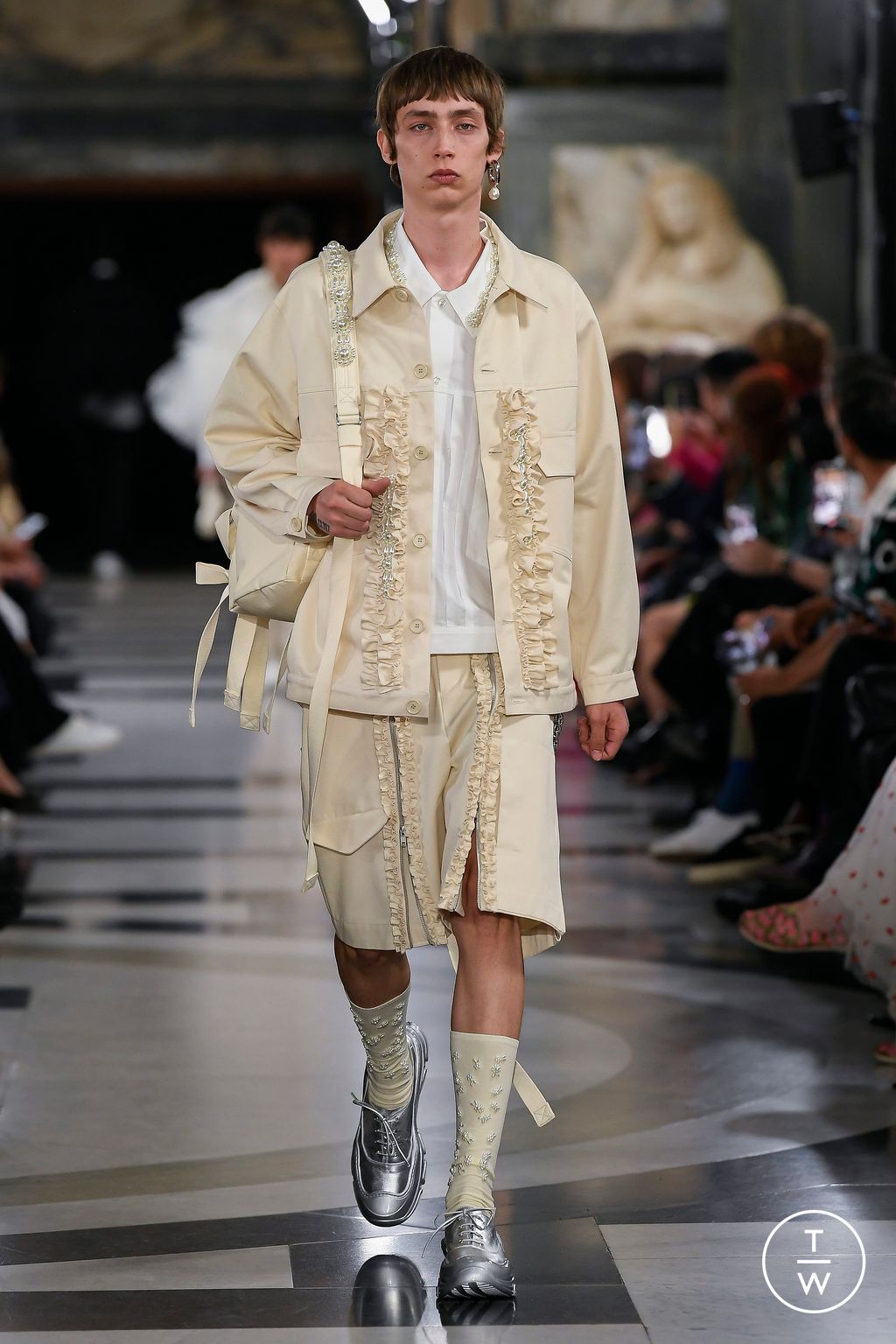 Fashion Week London Spring/Summer 2023 look 36 from the Simone Rocha collection womenswear