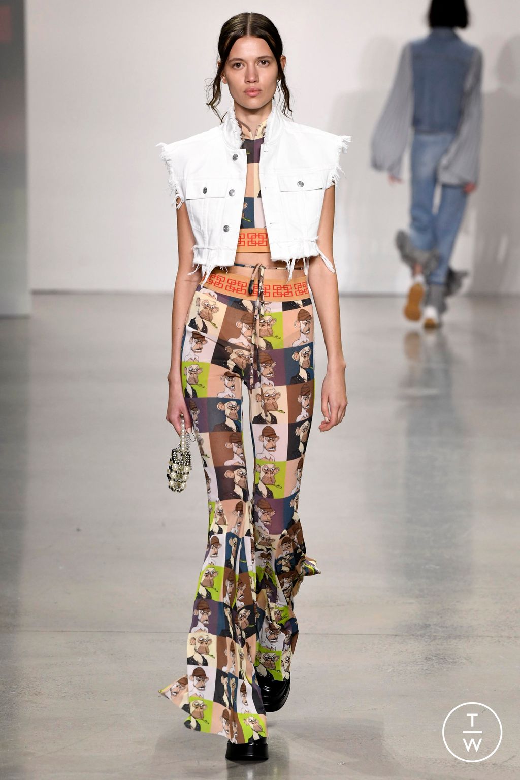 Fashion Week New York Spring/Summer 2023 look 42 from the Vivienne Tam collection 女装
