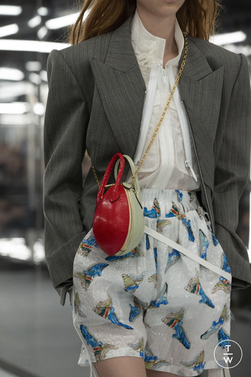 Fashion Week Paris Spring/Summer 2019 look 4 from the Louis Vuitton collection womenswear accessories