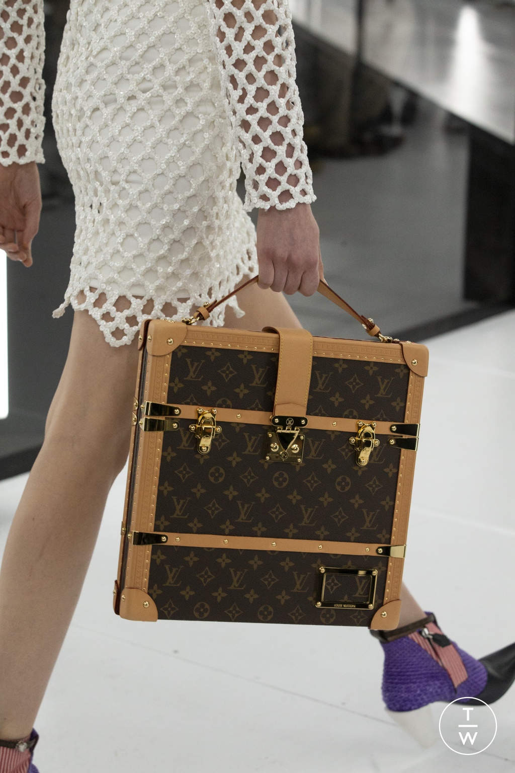Fashion Week Paris Spring/Summer 2019 look 9 from the Louis Vuitton collection womenswear accessories