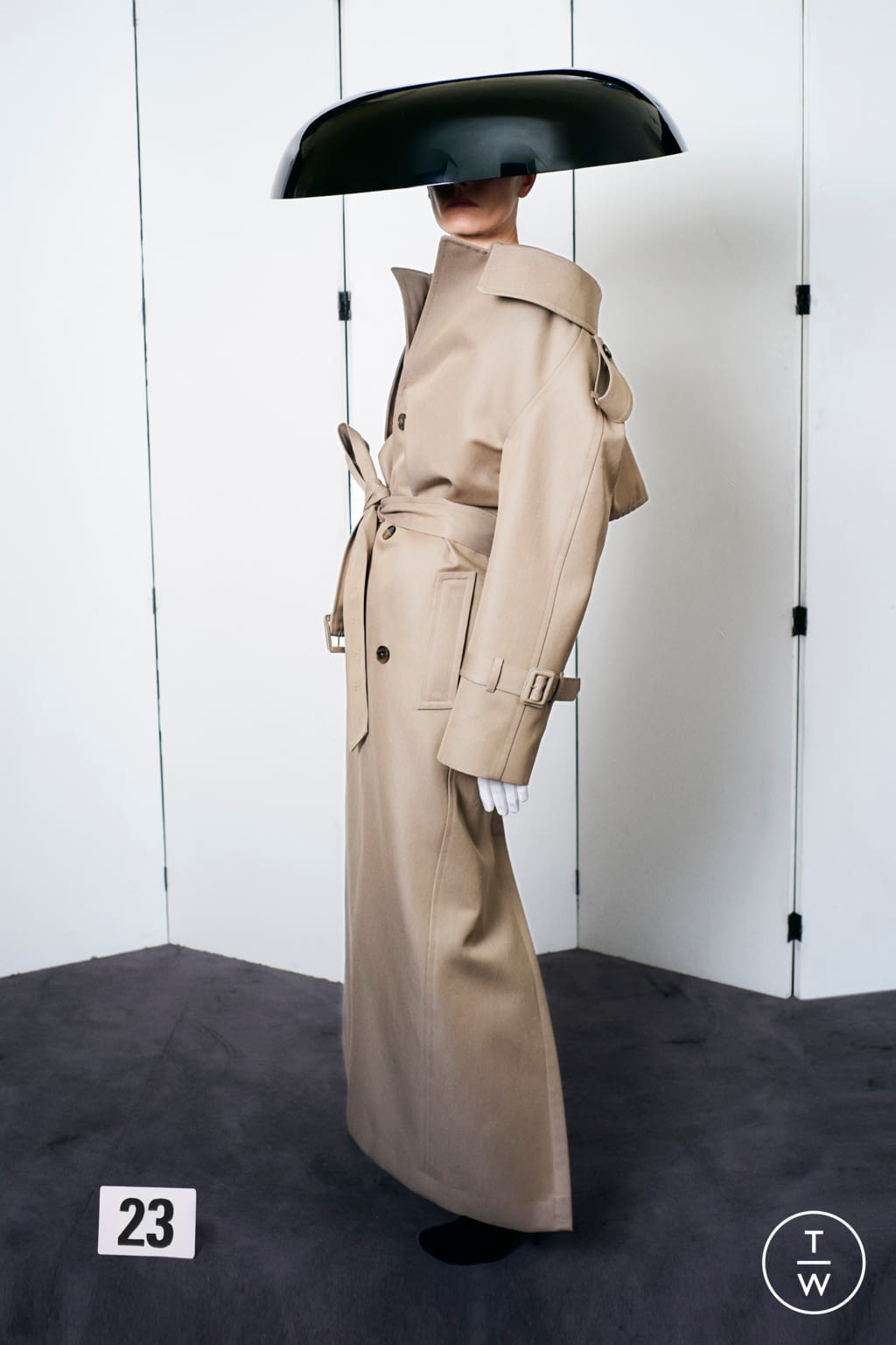 Fashion Week Paris Fall/Winter 2021 look 23 from the Balenciaga collection 高级定制