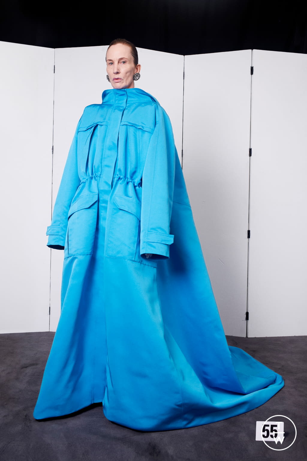 Fashion Week Paris Fall/Winter 2021 look 55 from the Balenciaga collection couture