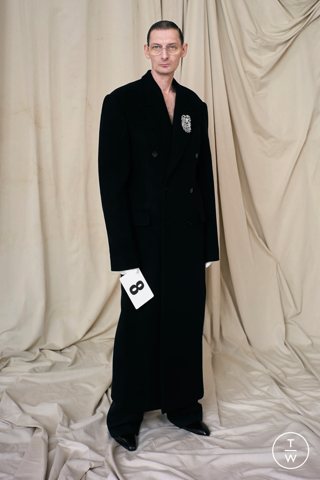 Fashion Week Paris Fall/Winter 2021 look 8 from the Balenciaga collection 高级定制