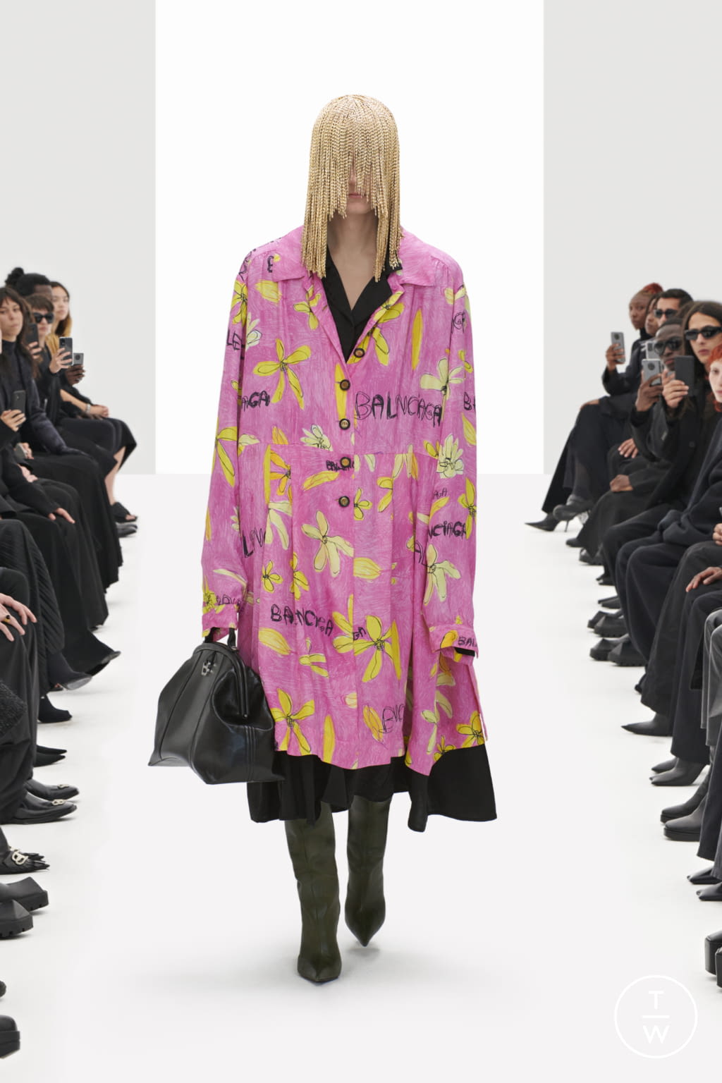 Fashion Week Paris Resort 2022 look 11 from the Balenciaga collection womenswear