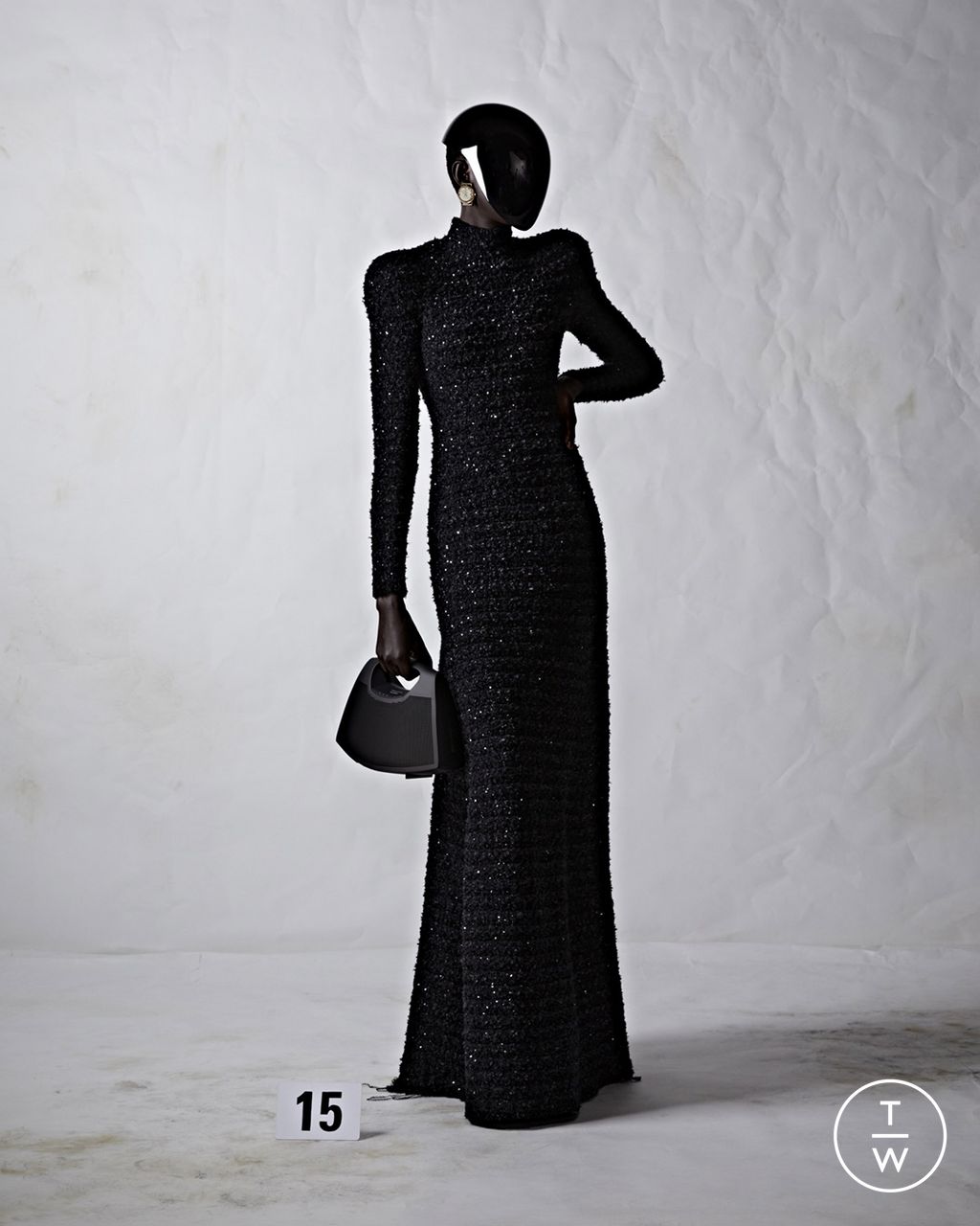 Fashion Week Paris Fall/Winter 2022 look 15 de la collection Balenciaga couture