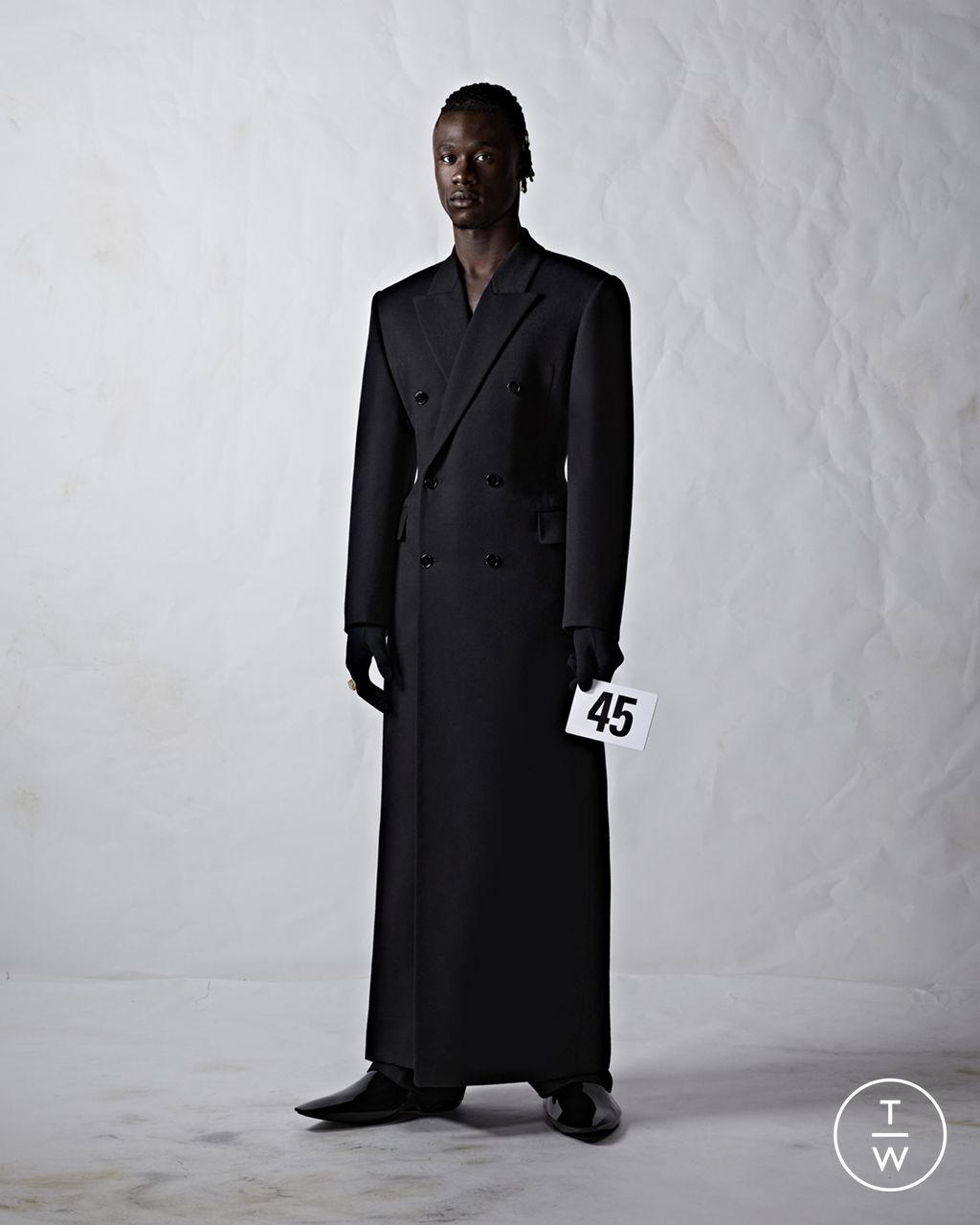 Fashion Week Paris Fall/Winter 2022 look 45 from the Balenciaga collection 高级定制