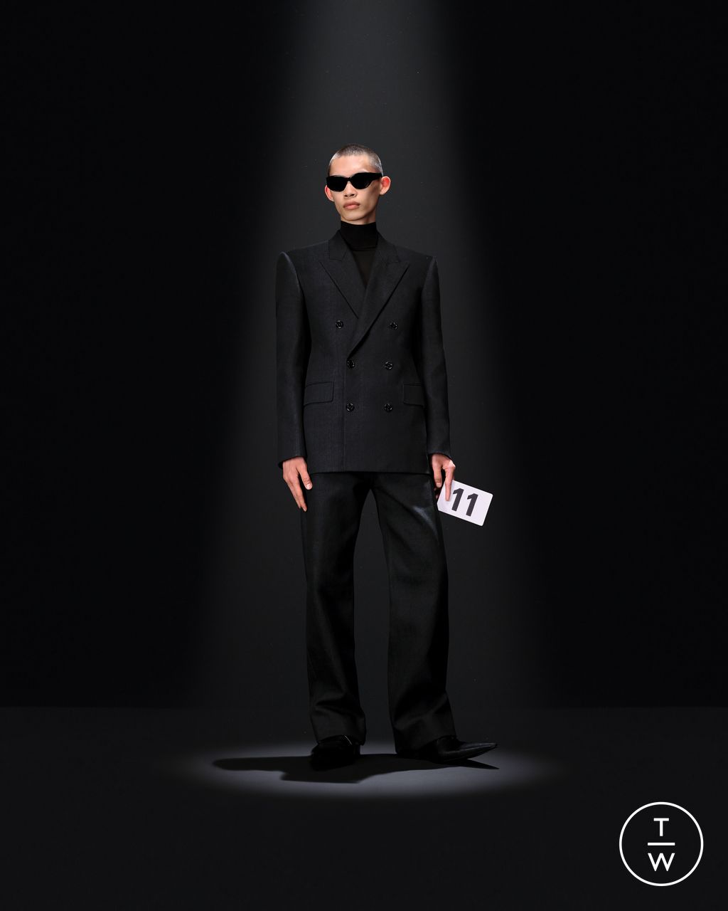 Fashion Week Paris Fall/Winter 2023 look 11 de la collection Balenciaga couture