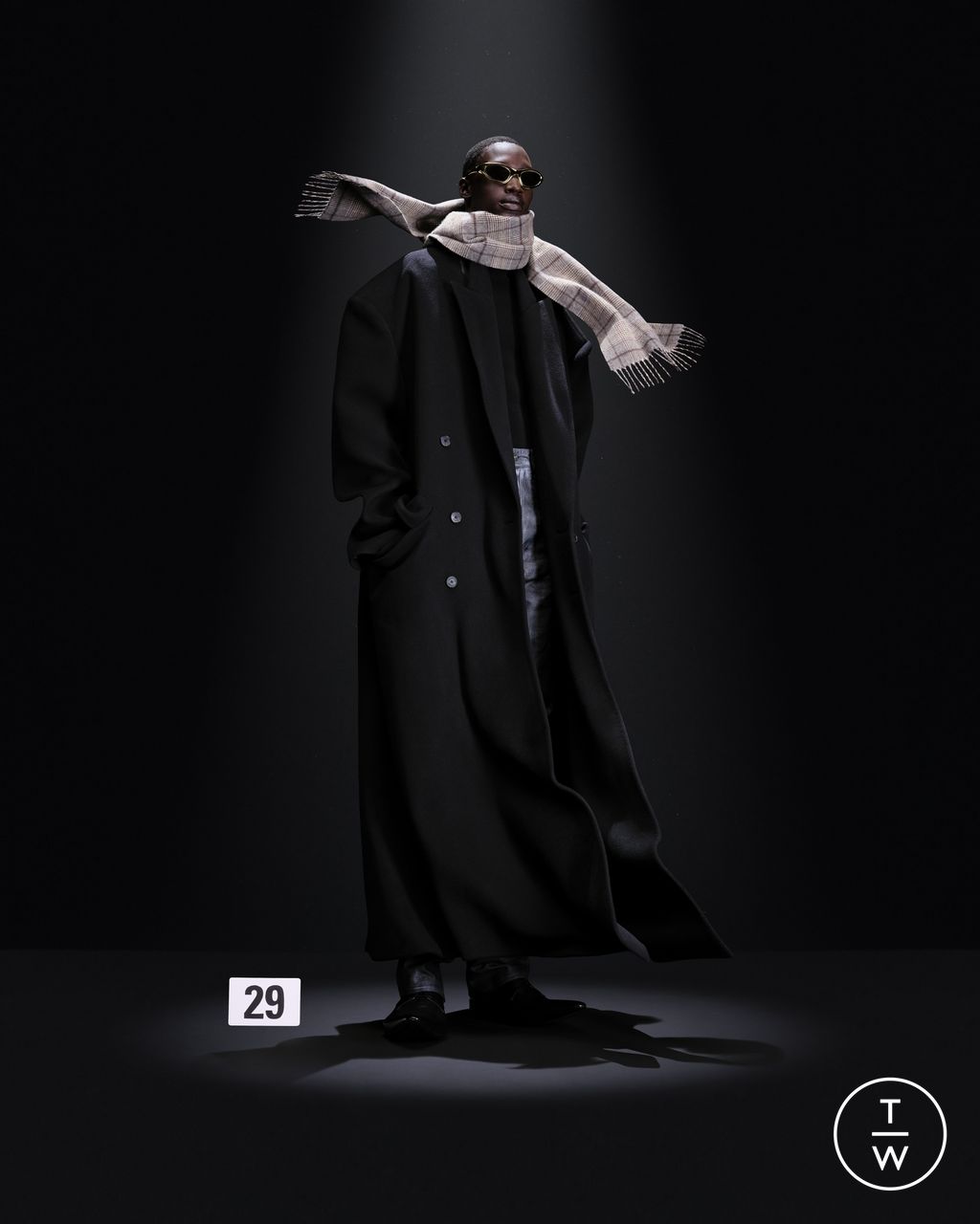 Fashion Week Paris Fall/Winter 2023 look 29 from the Balenciaga collection couture