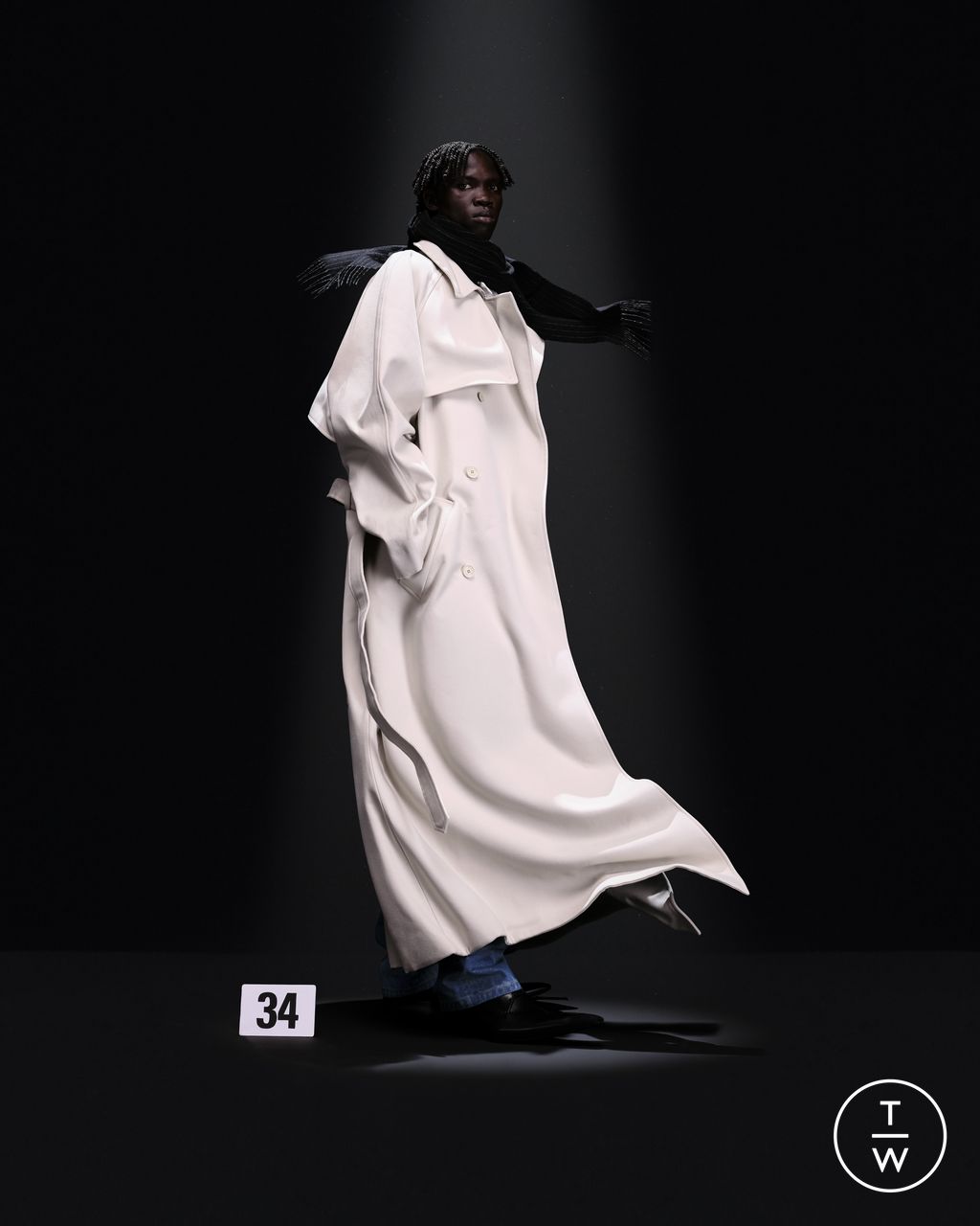 Fashion Week Paris Fall/Winter 2023 look 34 from the Balenciaga collection 高级定制