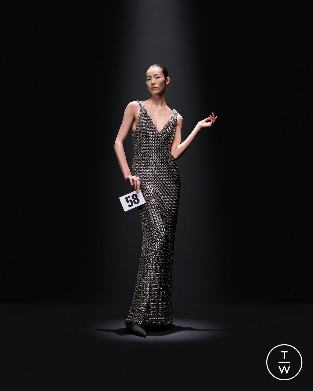 Fashion Week Paris Fall/Winter 2023 look 58 de la collection Balenciaga couture