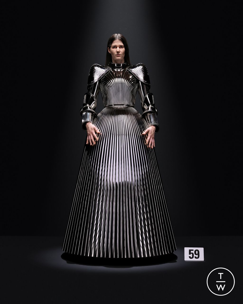 Fashion Week Paris Fall/Winter 2023 look 59 de la collection Balenciaga couture