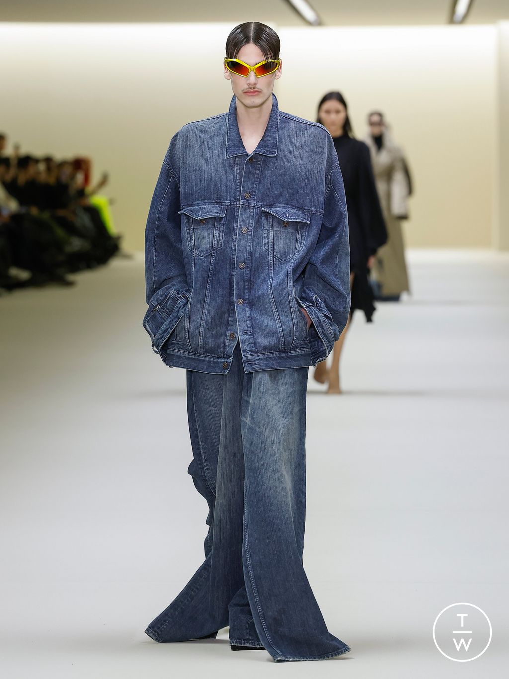 Fashion Week Paris Fall/Winter 2023 look 16 de la collection Balenciaga womenswear