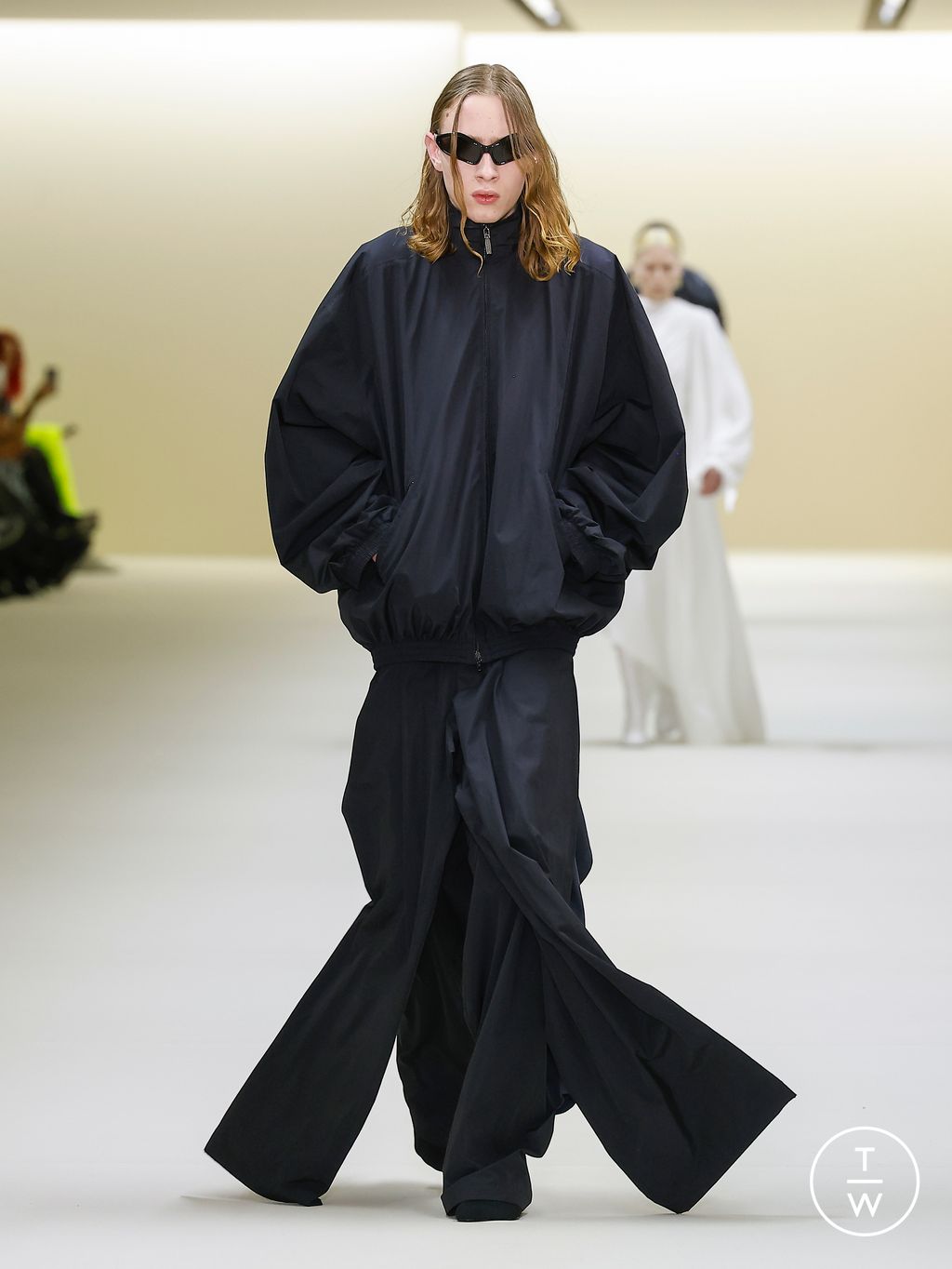 Fashion Week Paris Fall/Winter 2023 look 22 de la collection Balenciaga womenswear