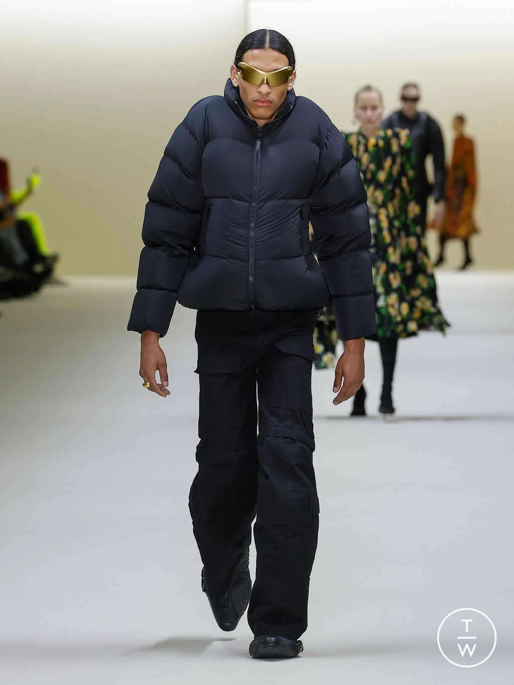 Fashion Week Paris Fall/Winter 2023 look 28 from the Balenciaga collection 女装