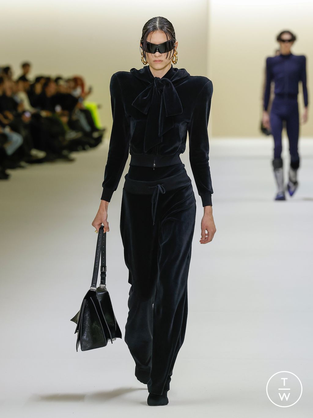 Fashion Week Paris Fall/Winter 2023 look 37 from the Balenciaga collection womenswear