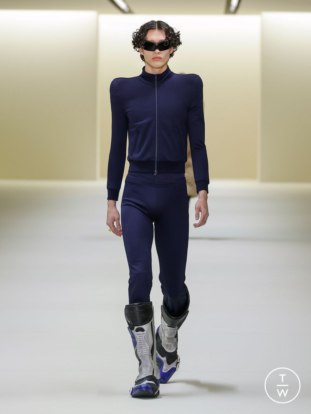 Fashion Week Paris Fall/Winter 2023 look 38 from the Balenciaga collection 女装