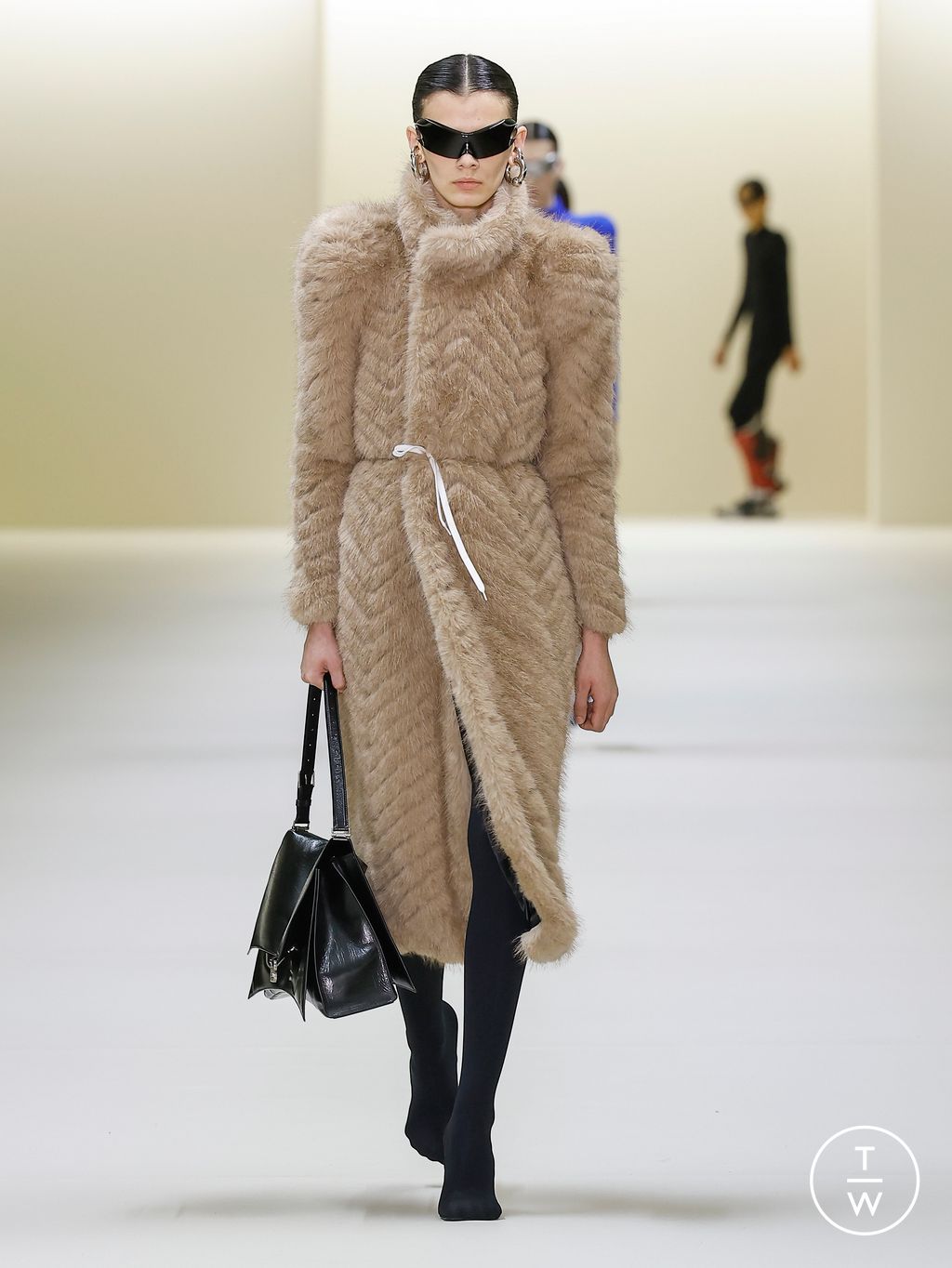 Fashion Week Paris Fall/Winter 2023 look 39 de la collection Balenciaga womenswear