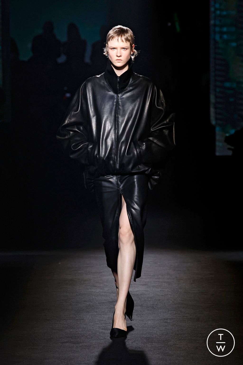 Fashion Week Paris Fall/Winter 2026 look 1 de la collection Balenciaga womenswear