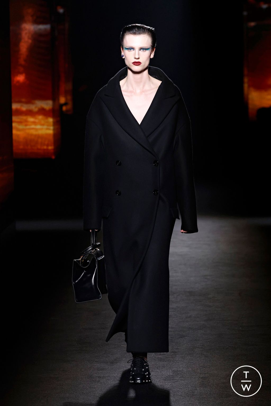 Fashion Week Paris Fall/Winter 2026 look 3 from the Balenciaga collection 女装