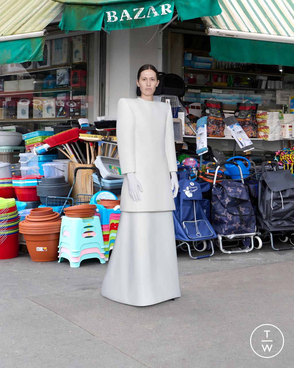 Fashion Week Paris Fall/Winter 2025 look 1 de la collection Balenciaga couture