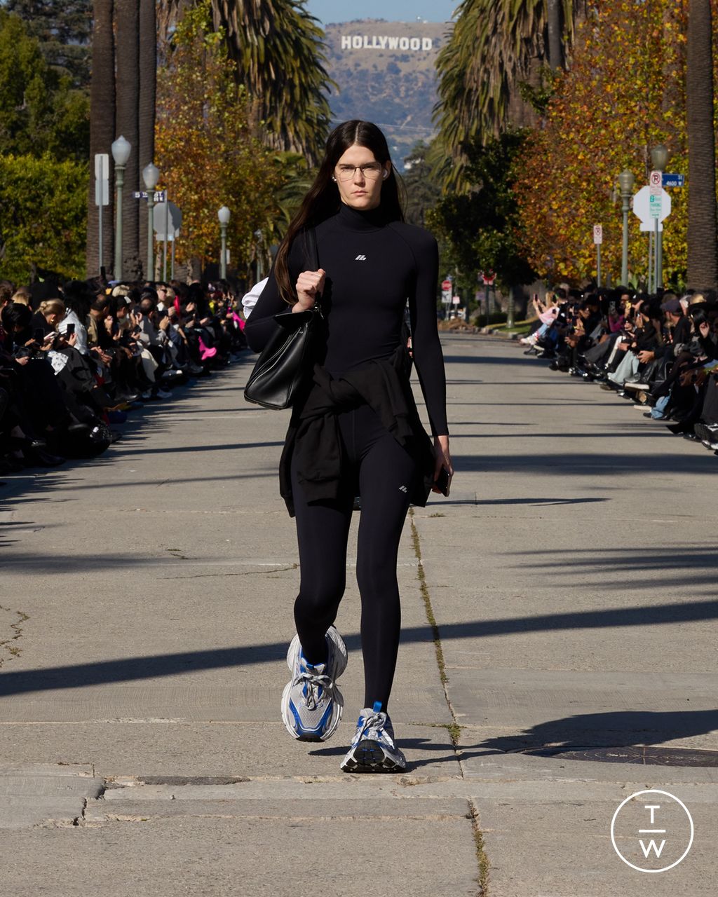 Fashion Week Paris Pre-Fall 2024 look 2 from the Balenciaga collection 女装