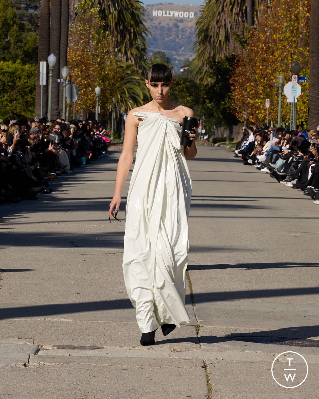 Fashion Week Paris Pre-Fall 2024 look 70 from the Balenciaga collection 女装
