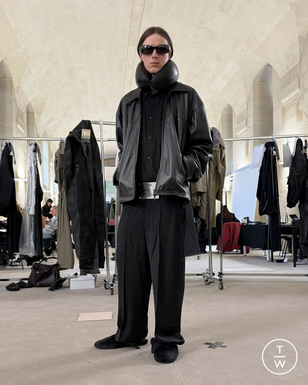 Fashion Week Paris Pre-Fall 2025 look 20 de la collection Balenciaga womenswear