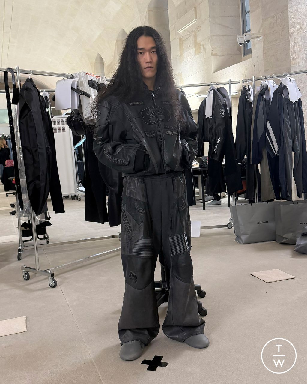 Fashion Week Paris Pre-Fall 2025 look 21 from the Balenciaga collection womenswear