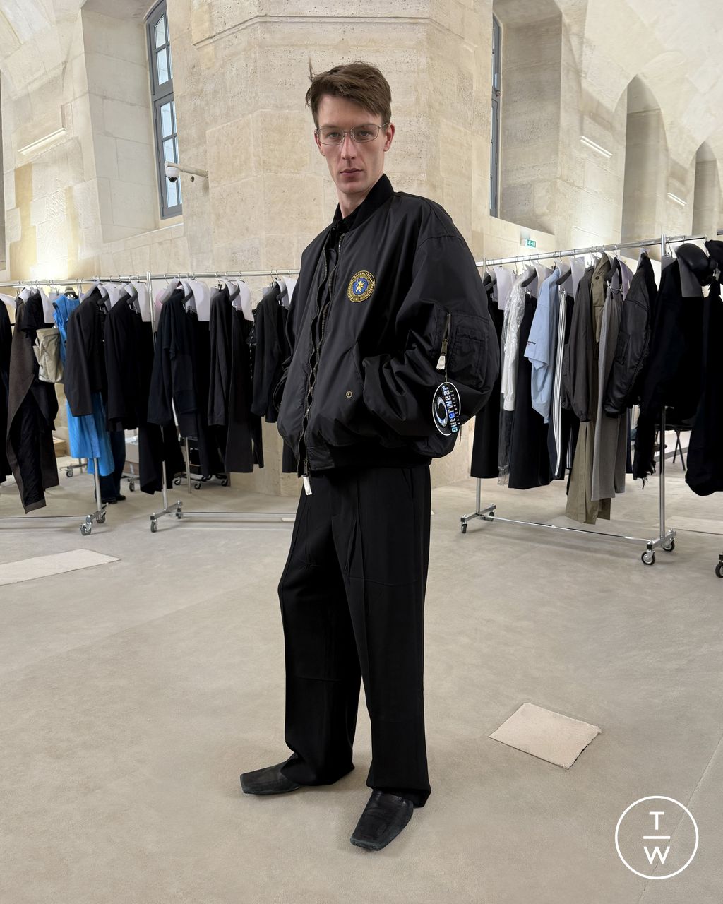 Fashion Week Paris Pre-Fall 2025 look 23 from the Balenciaga collection womenswear
