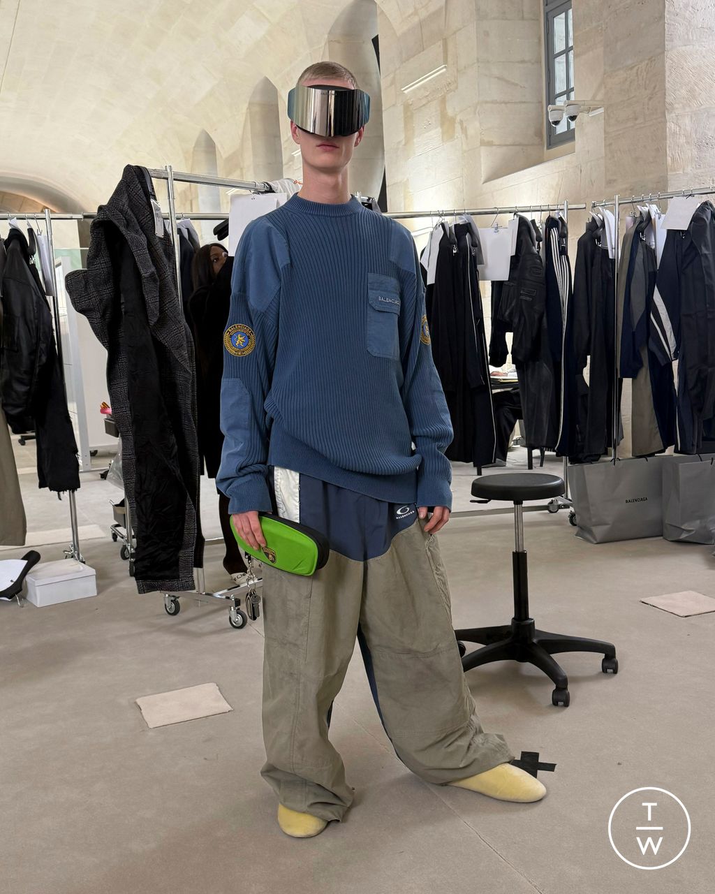 Fashion Week Paris Pre-Fall 2025 look 25 from the Balenciaga collection womenswear