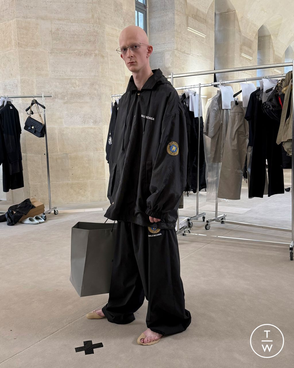 Fashion Week Paris Pre-Fall 2025 look 26 from the Balenciaga collection womenswear